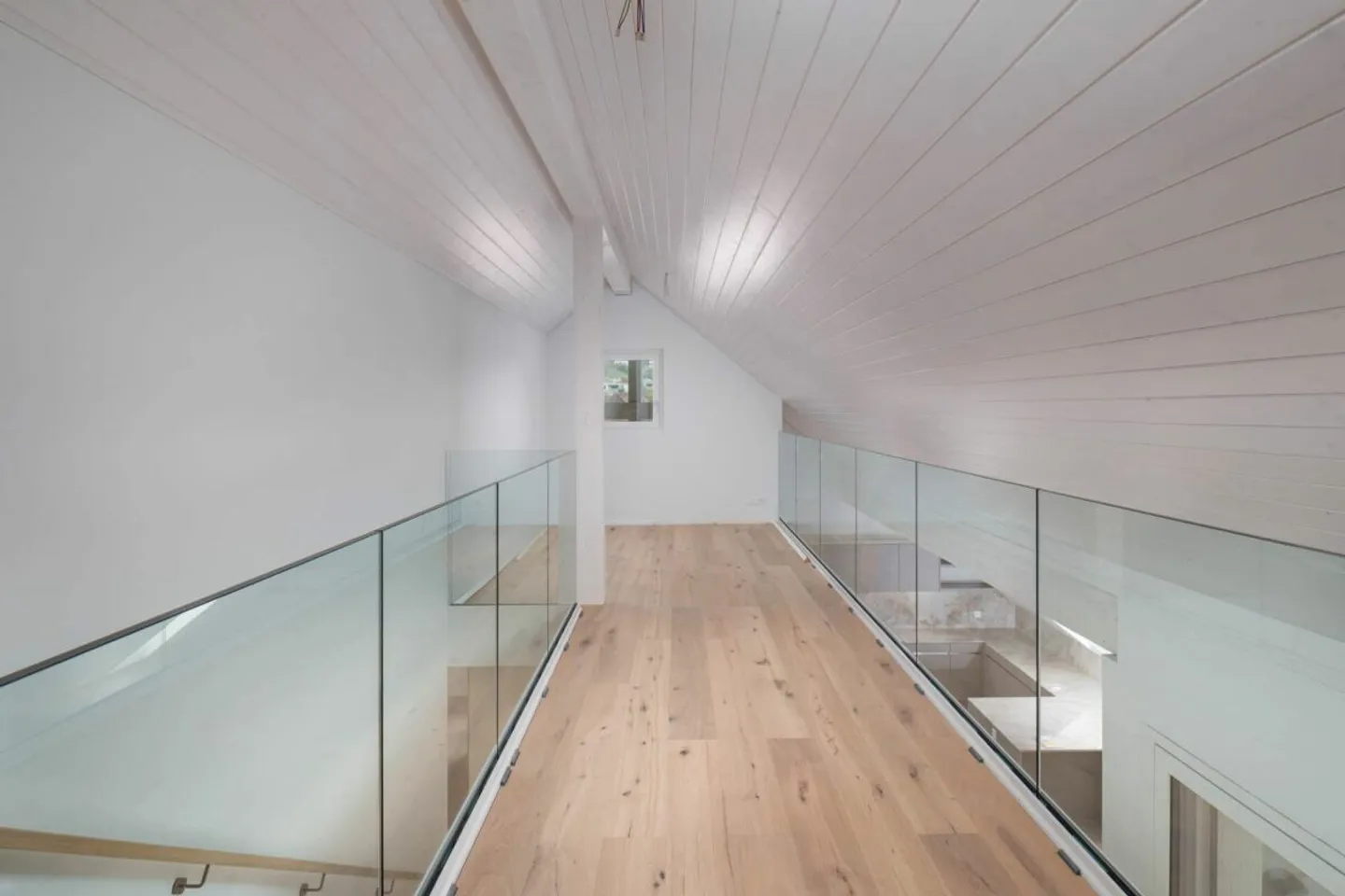 Maisonette-Dachwohnung mit Seesicht - Wohnen über den Dächern von Männedorf - Foto 7 von 14