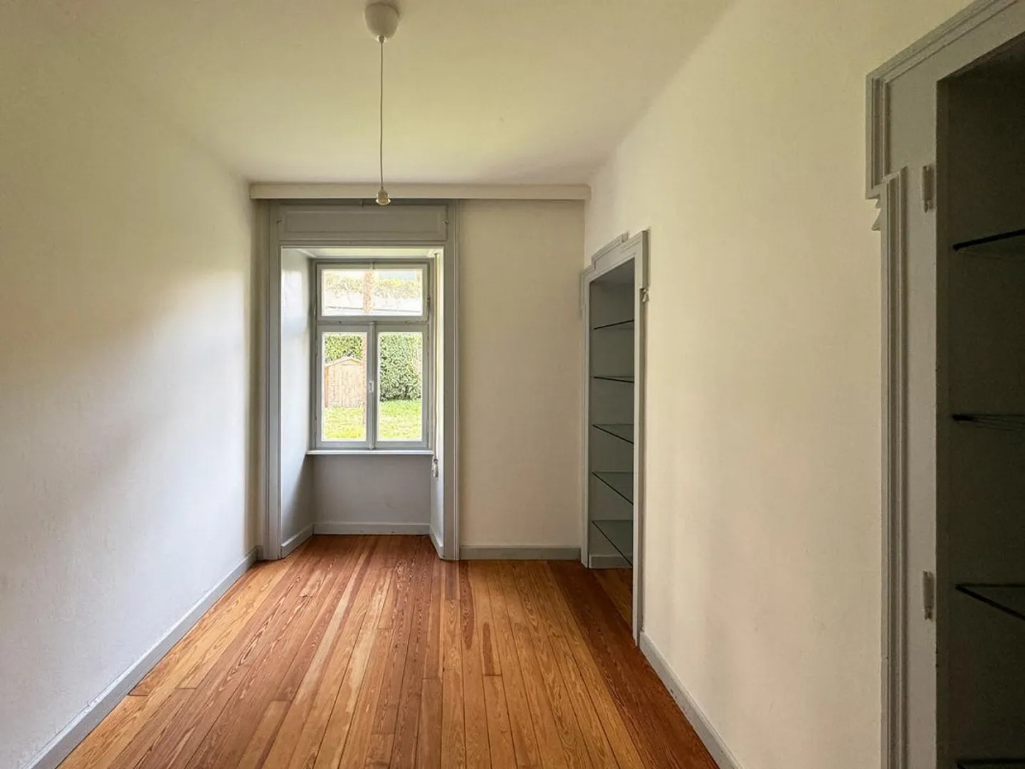 Ampio appartamento di 3.5 locali con giardino – posizione centrale vic - Foto 4 di 9