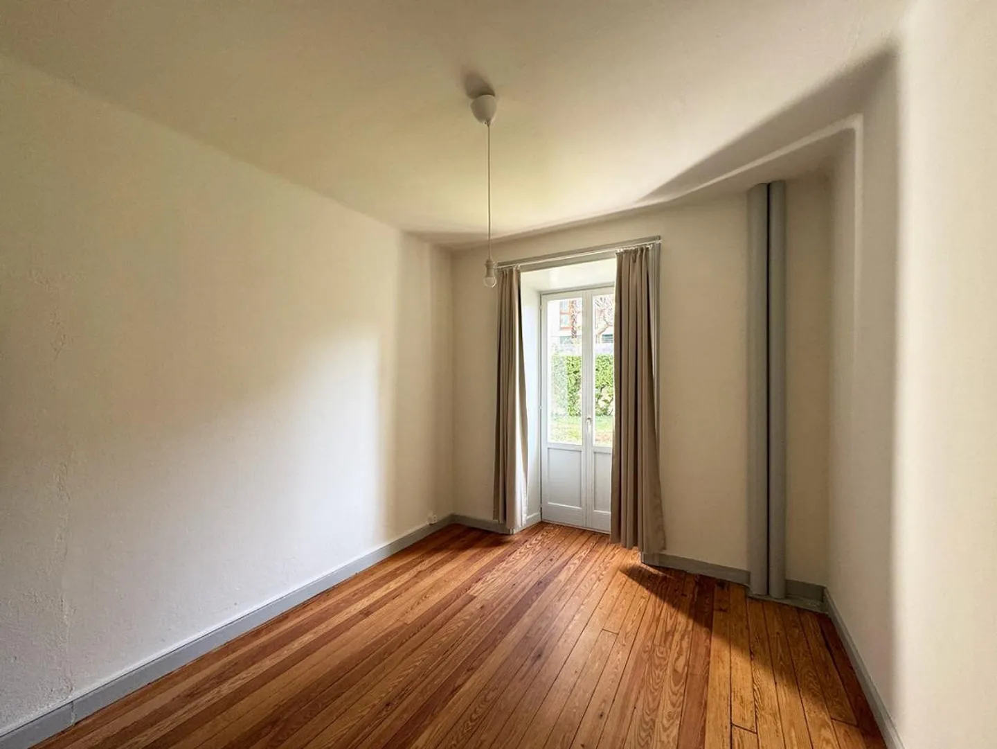 Ampio appartamento di 3.5 locali con giardino – posizione centrale vic - Foto 5 di 9