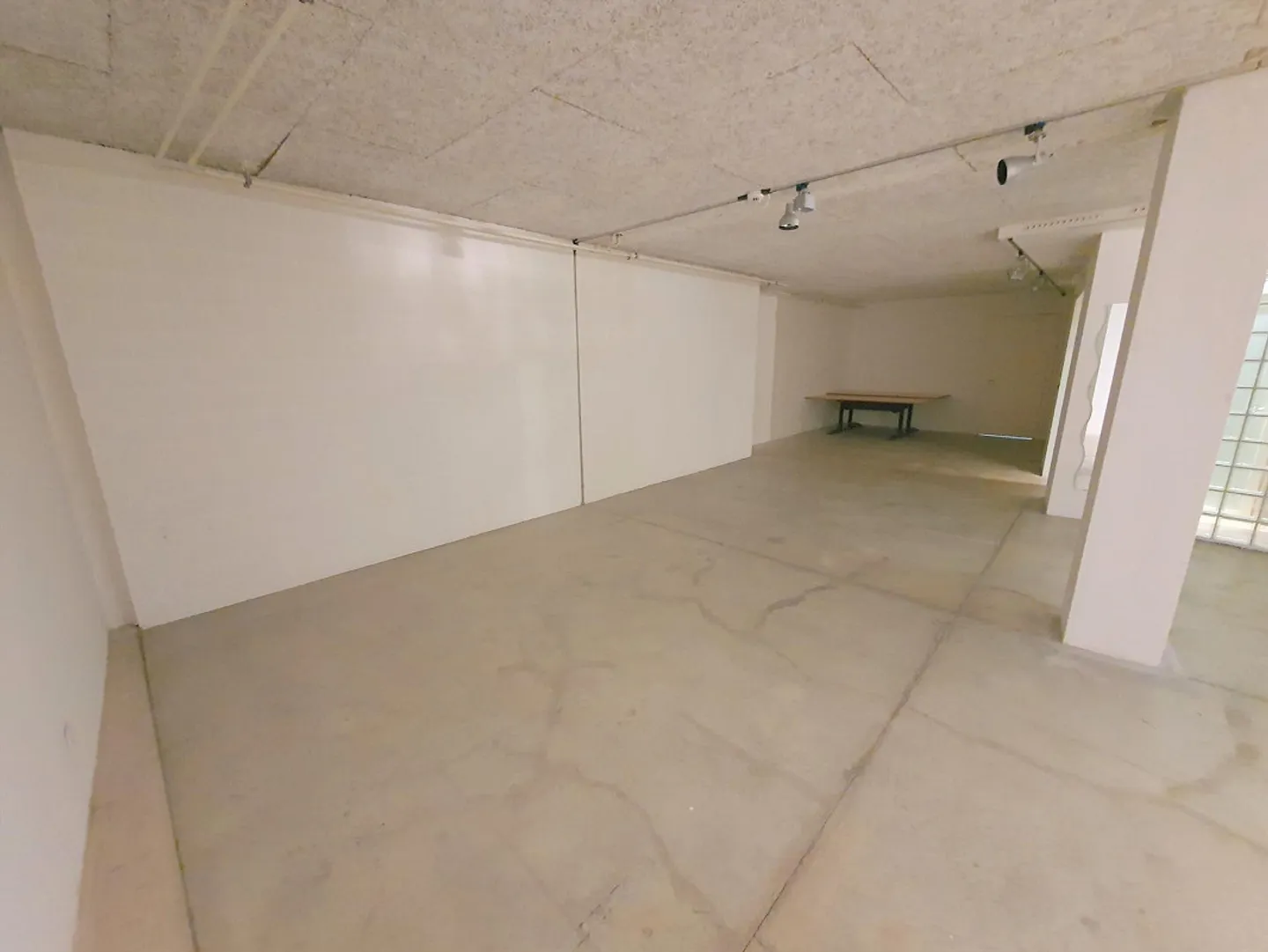 Espace de vente et de stockage dans la vieille ville d'Olten - Photo 3 sur 5