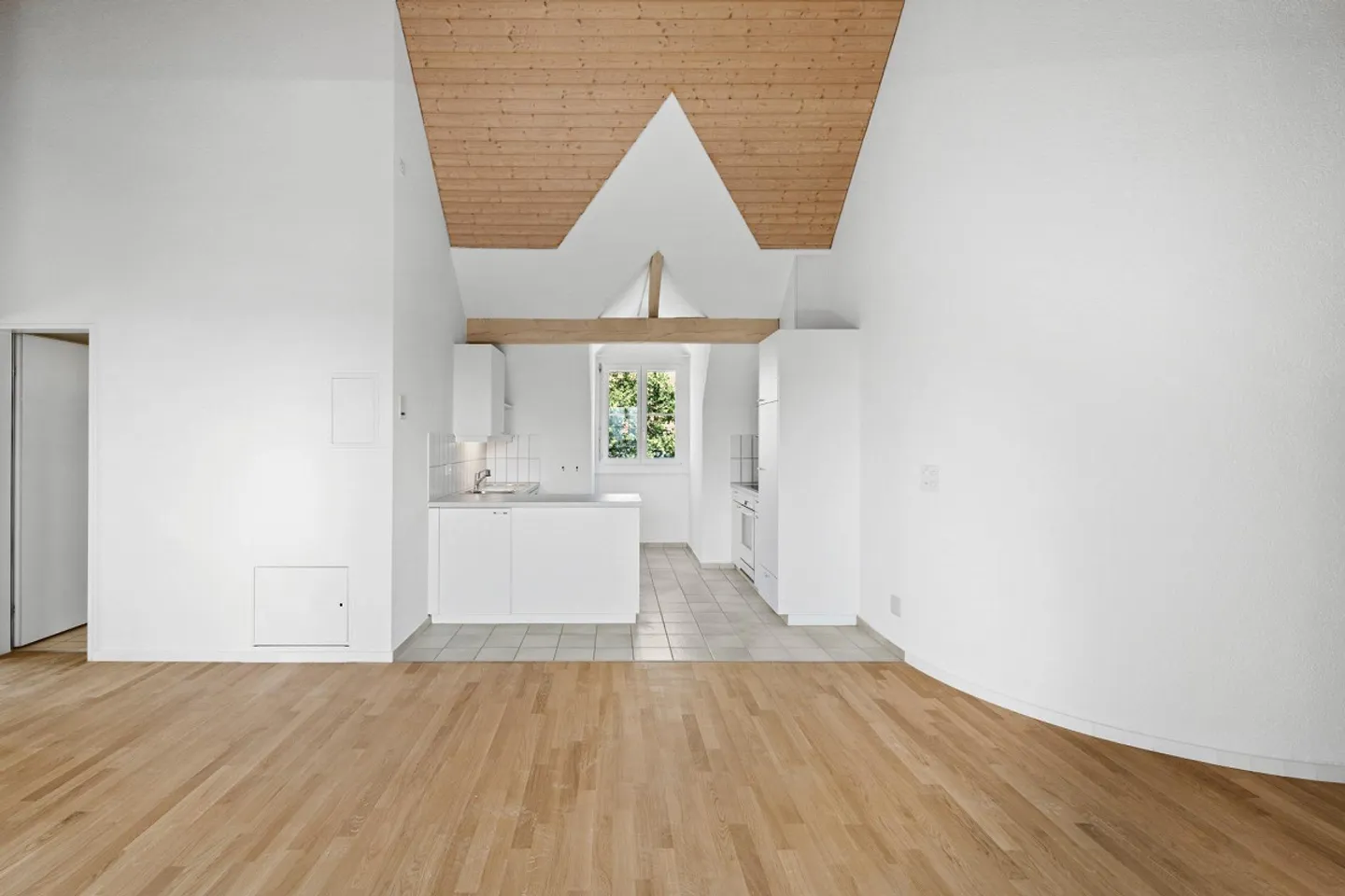 2.5-Roof Apartment for Rent in 8912 Obfelden - Photo 3 of 7