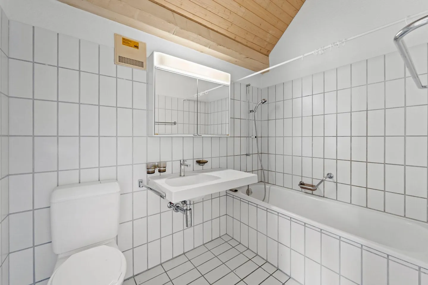 2.5-Roof Apartment for Rent in 8912 Obfelden - Photo 6 of 7