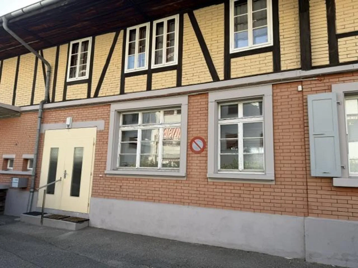 Ampio appartamento loft con un particolare fascino industriale a Herzogenbuchsee - Foto 1 di 13