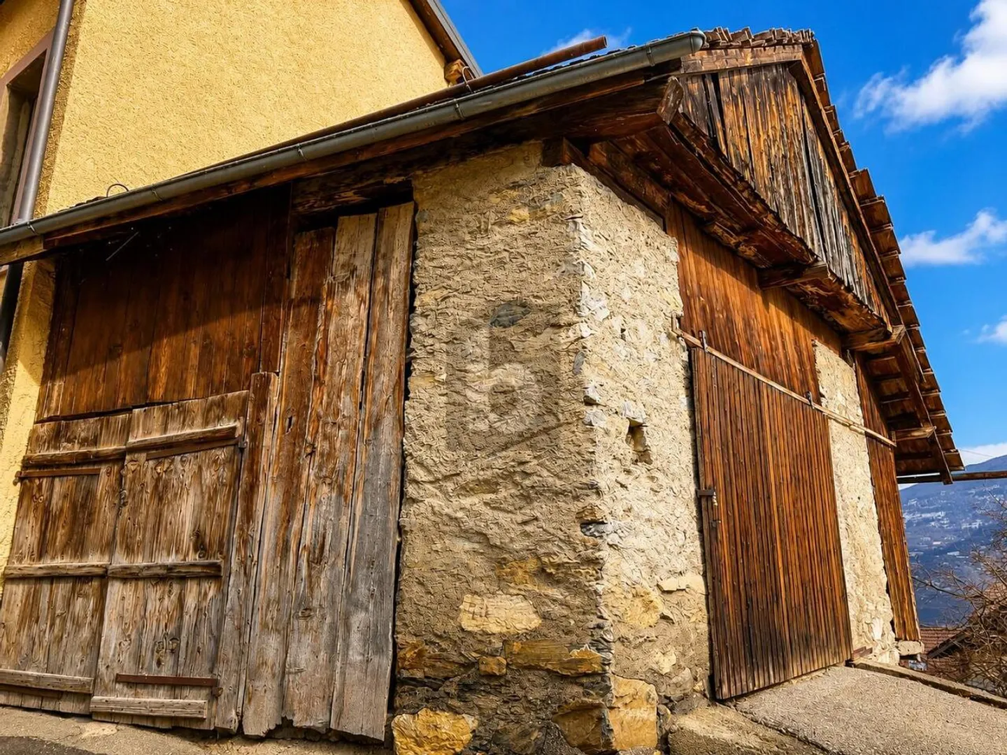 RARE: WITH BARN AND GREAT POTENTIAL - Photo 5 of 6