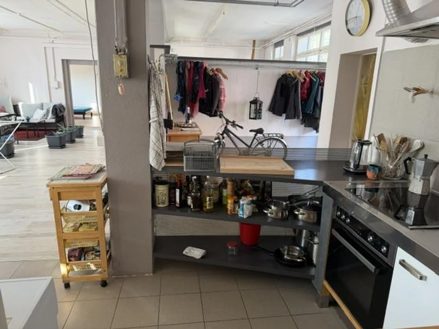 Ampio appartamento loft con un particolare fascino industriale a Herzogenbuchsee - Foto 6 di 13