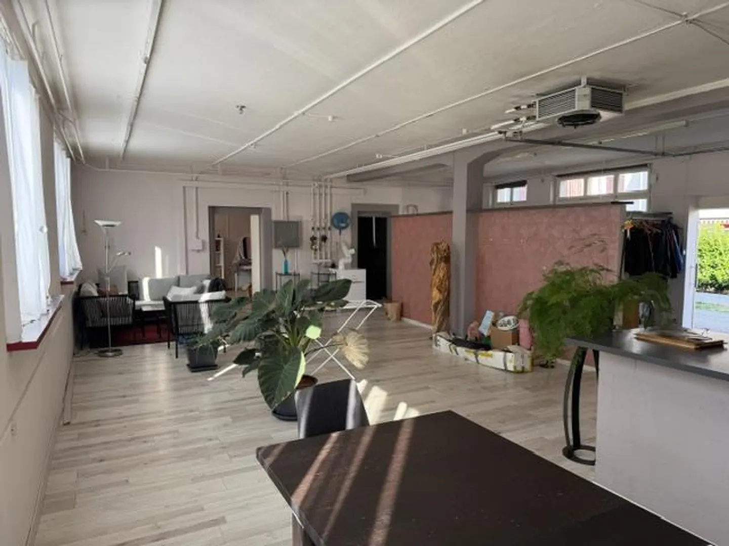 Ampio appartamento loft con un particolare fascino industriale a Herzogenbuchsee - Foto 8 di 13