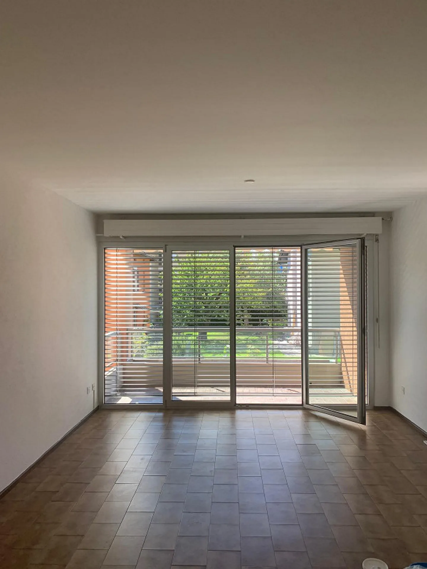 🌿 ZU VERMIETEN 3.5-ZIMMER-WOHNUNG IN VACALLO (6833) – CHF 1'250 - Foto 6 von 11