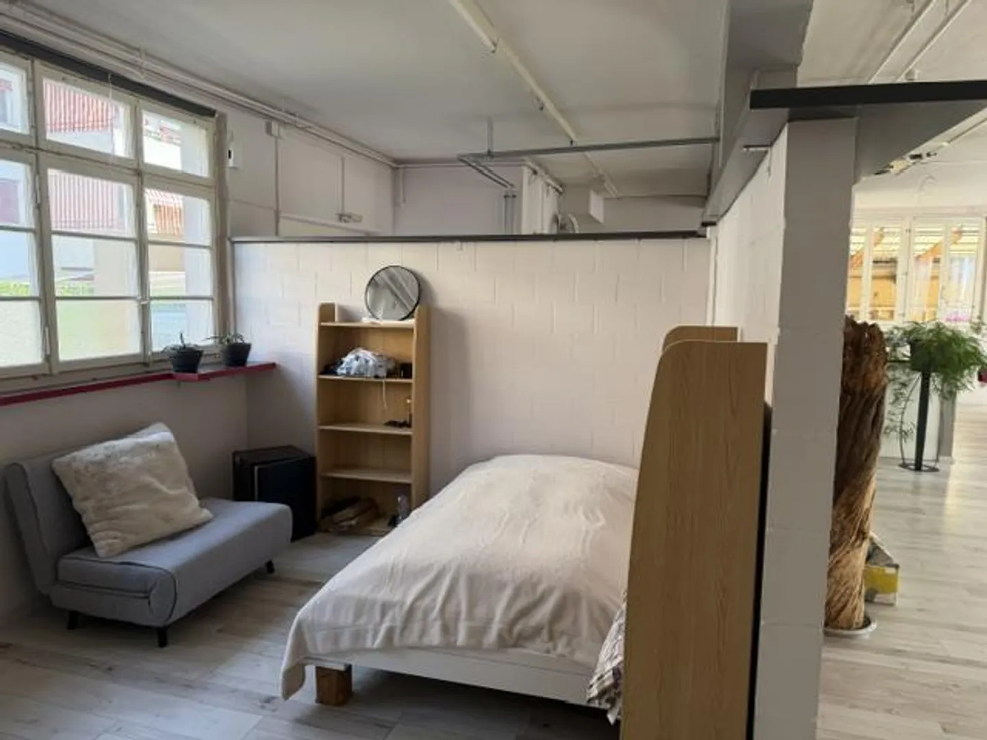 Ampio appartamento loft con un particolare fascino industriale a Herzogenbuchsee - Foto 12 di 13
