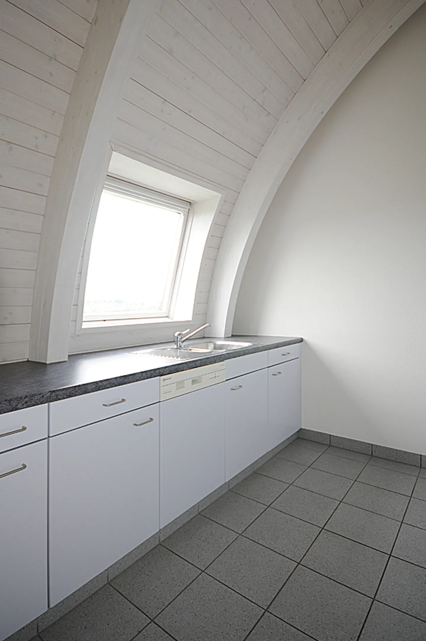 Appartement lumineux cherche nouveau résident ! Conclusion du contrat = 1 loyer net gratuit - Photo 8 sur 13