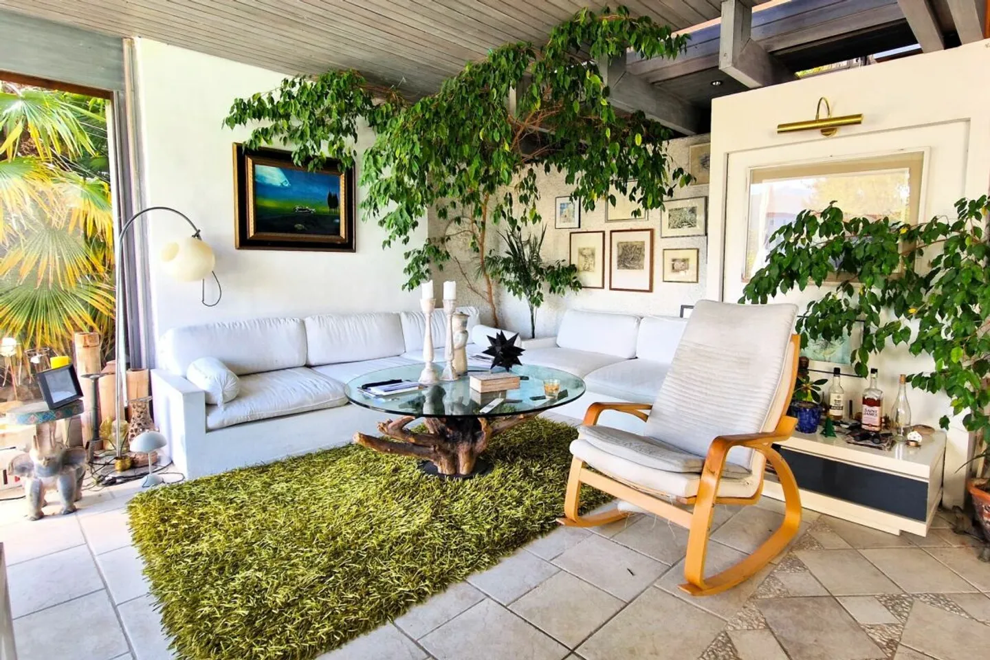 Unique house in the middle of nature with a beautiful garden - Photo 4 of 7