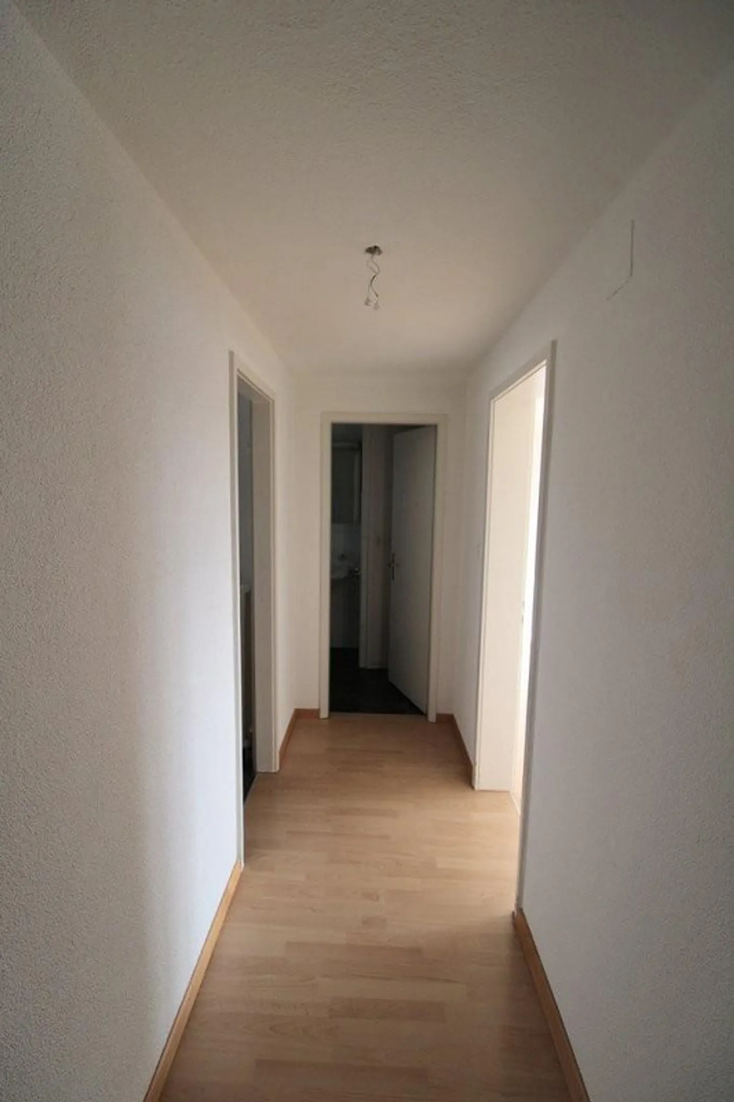 Appartamento luminoso e ben tenuto con balcone! - Foto 7 di 9