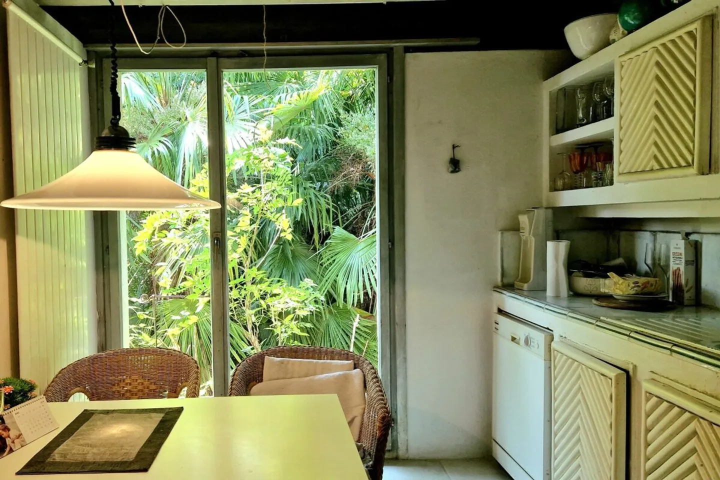 Unique house in the middle of nature with a beautiful garden - Photo 7 of 7