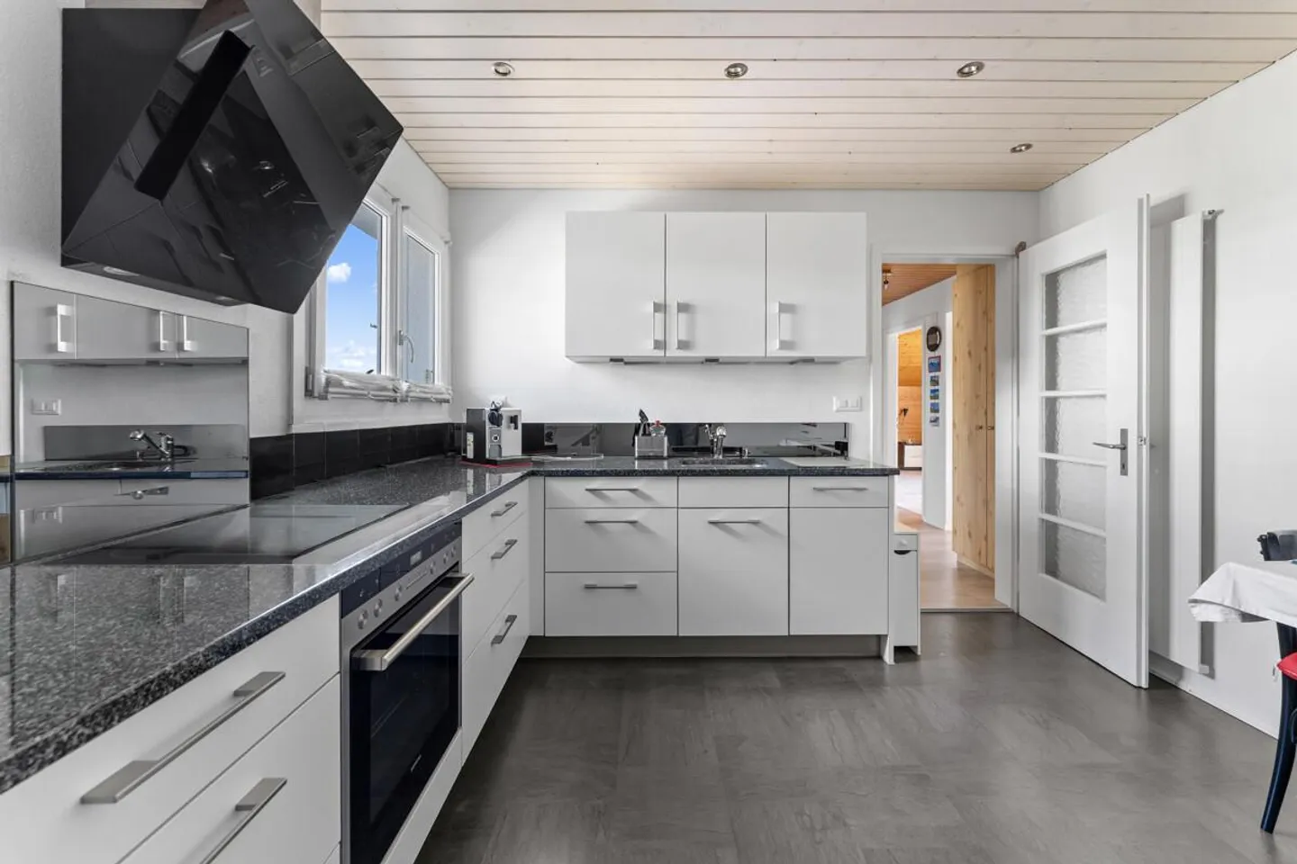 Maison bien entretenue avec appartement séparé et belle vue - Photo 11 sur 12