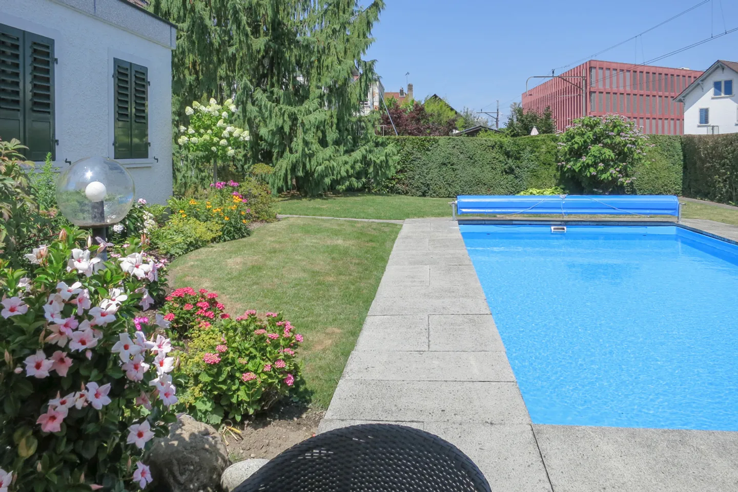 Occasion rare : Détaché et avec piscine dans un emplacement de choix - Photo 3 sur 8