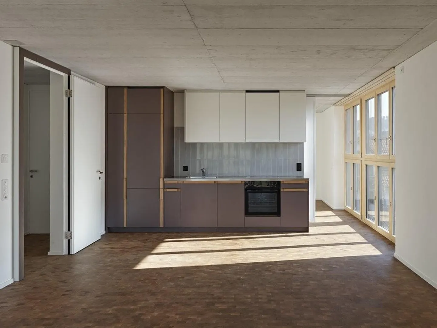 Modern Living in a Quiet Location in Beautiful Pfäffikon ZH - Photo 3 of 6