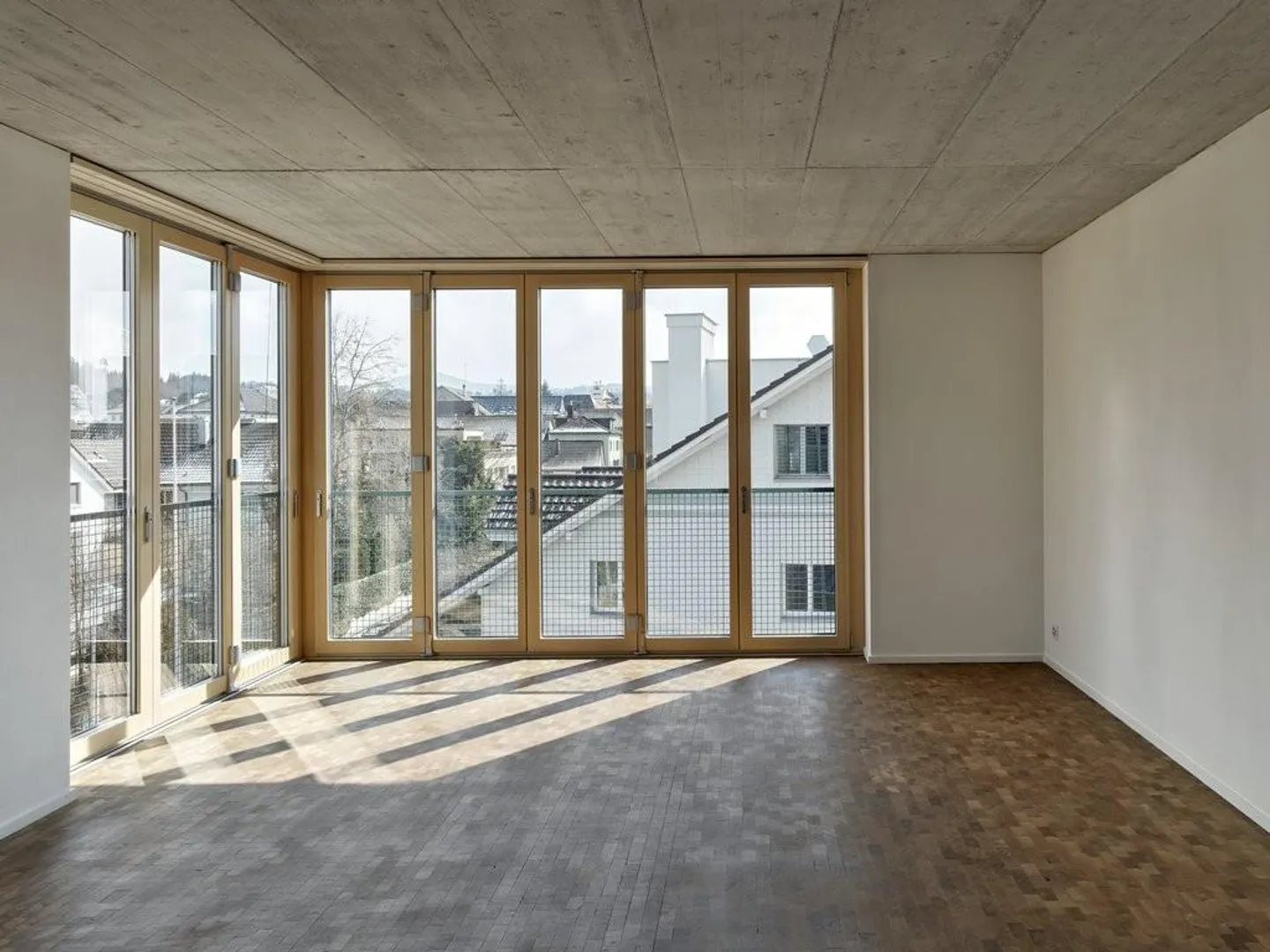 Modern Living in a Quiet Location in Beautiful Pfäffikon ZH - Photo 4 of 6
