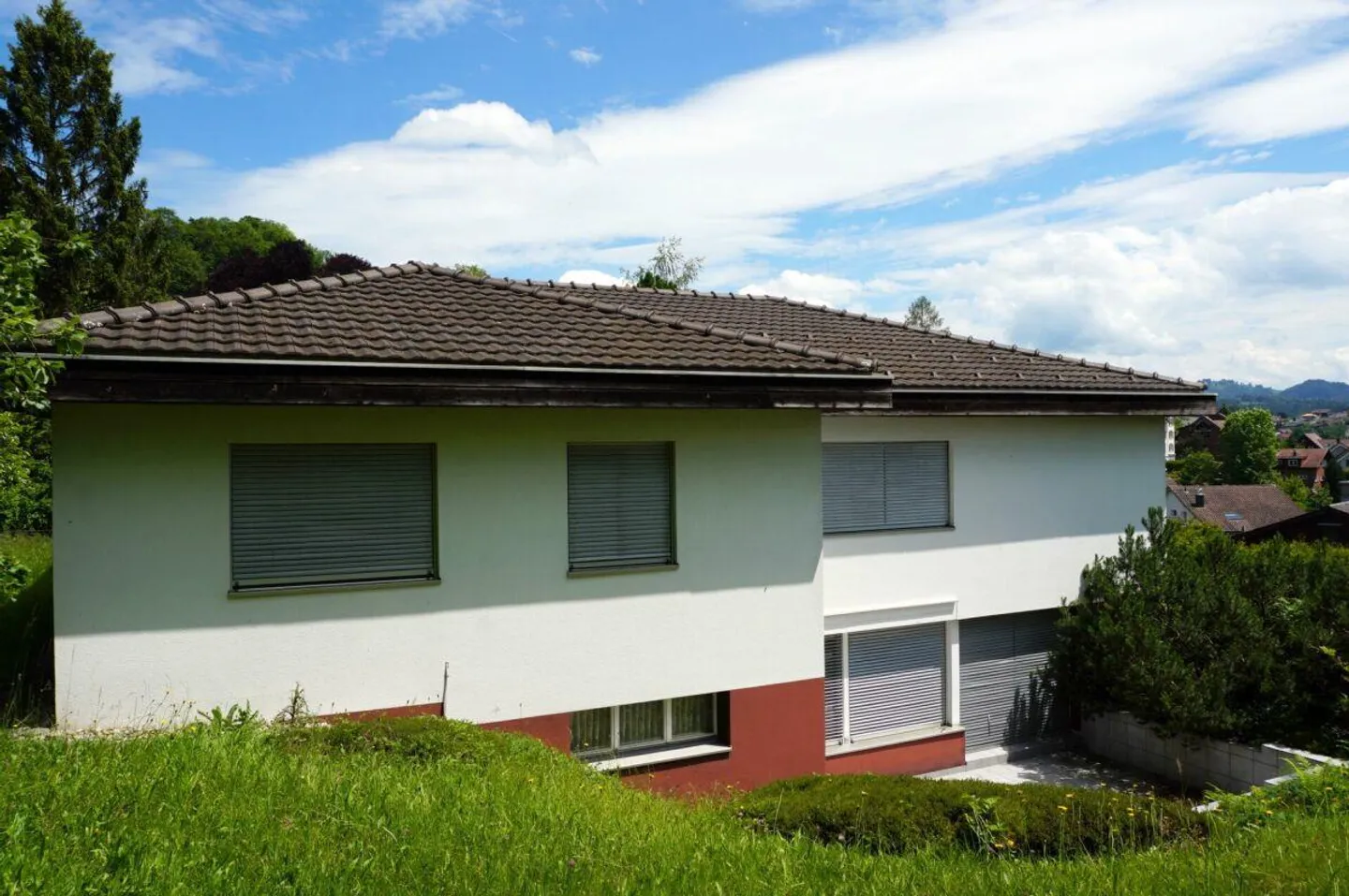 5.5-Zimmer Einfamilienhaus mit einer Garage - Foto 3 von 14