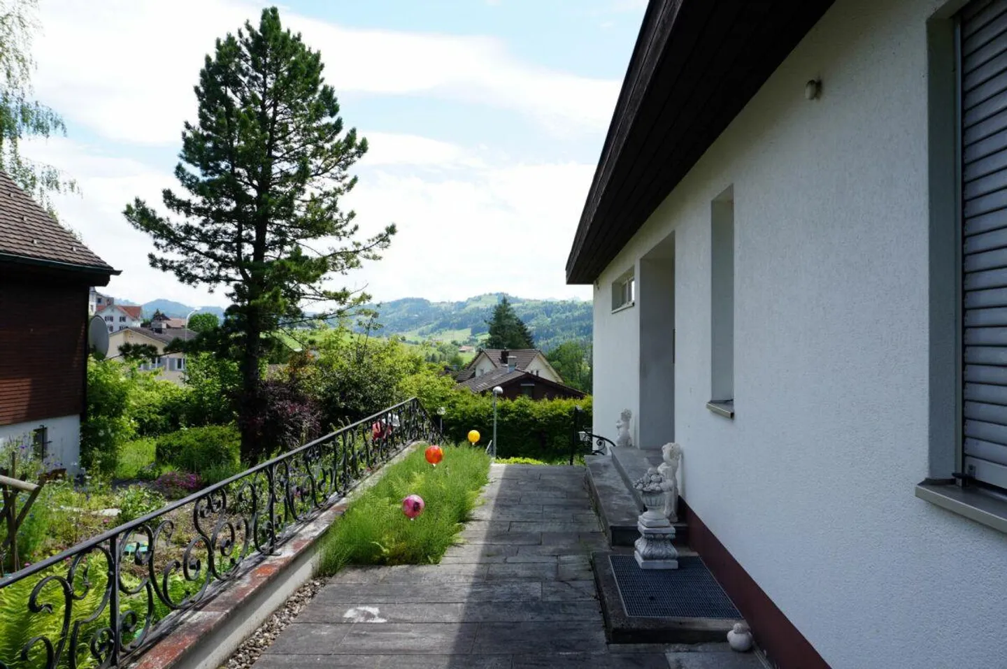 5.5-Zimmer Einfamilienhaus mit einer Garage - Foto 4 von 14