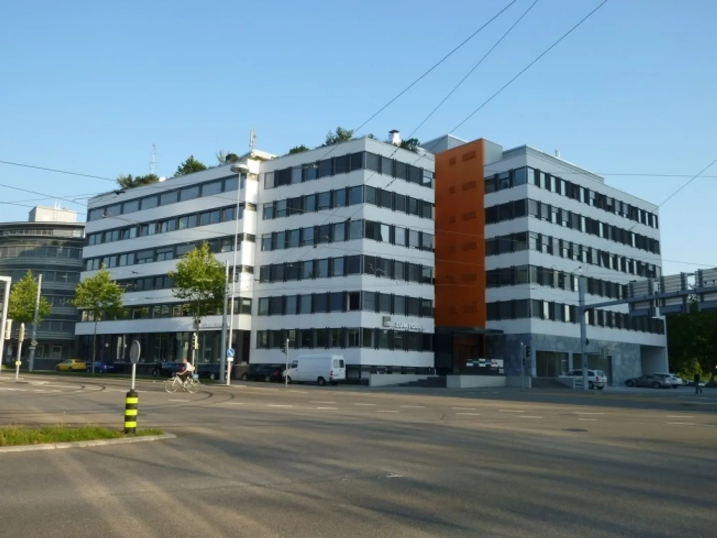 ***Spazio espositivo / di vendita con ottima visibilità*** - Foto 2 di 6