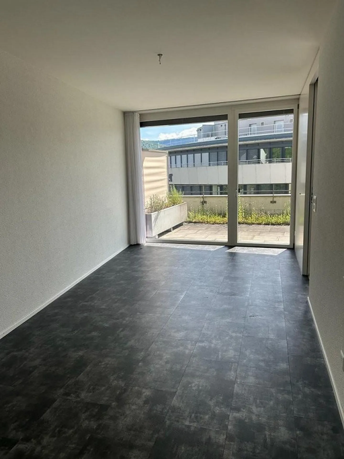 Moderne Attikawohnung in Laufen - Foto 4 von 10