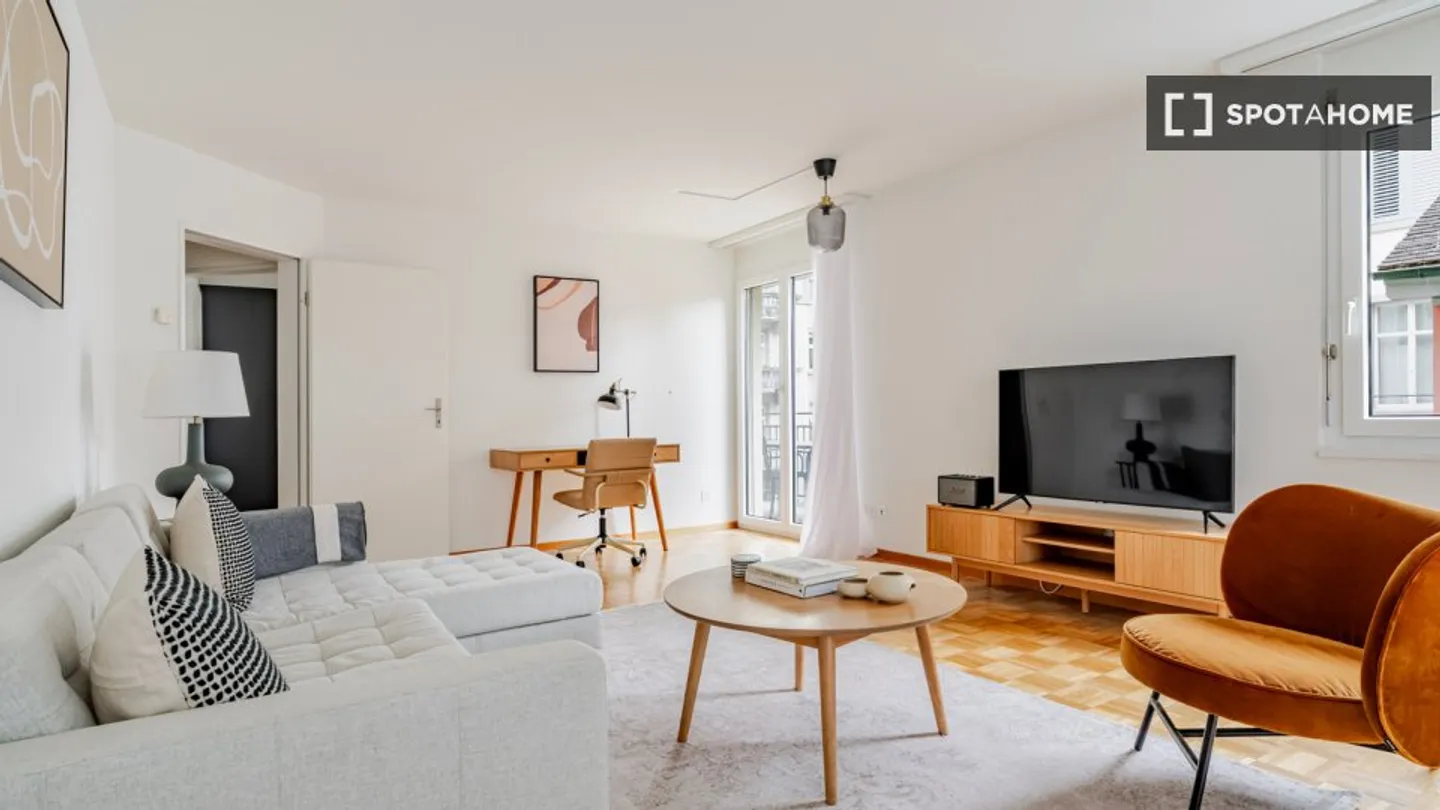 Apartment for rent - Photo 1 of 18