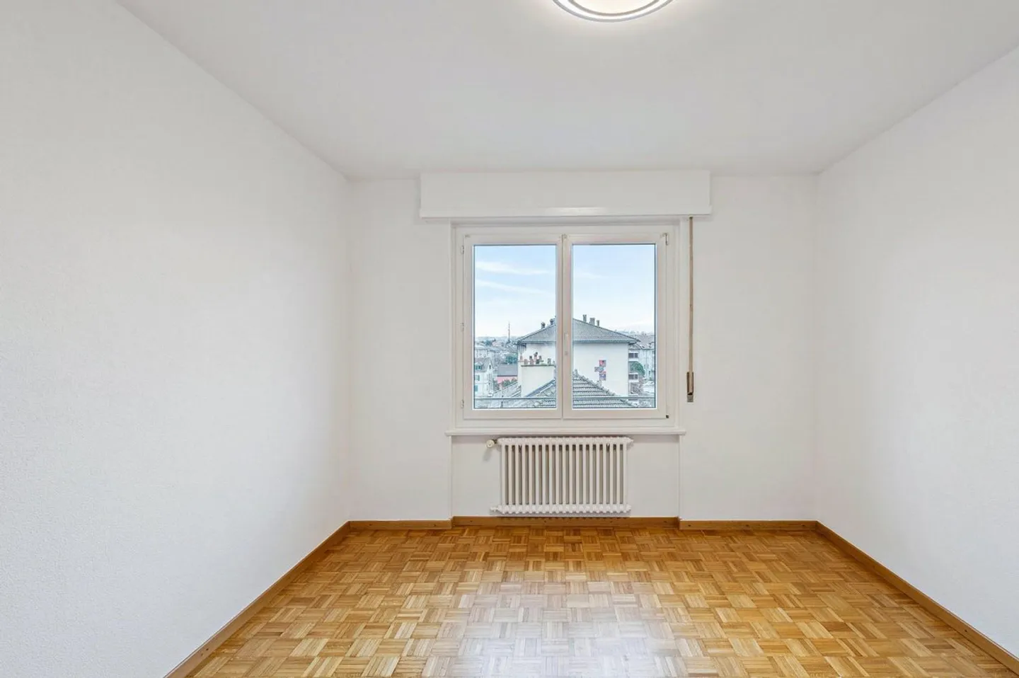 Renovierte 2,5-Zimmer-Wohnung in Bussigny sofort verfügbar - Foto 2 von 10