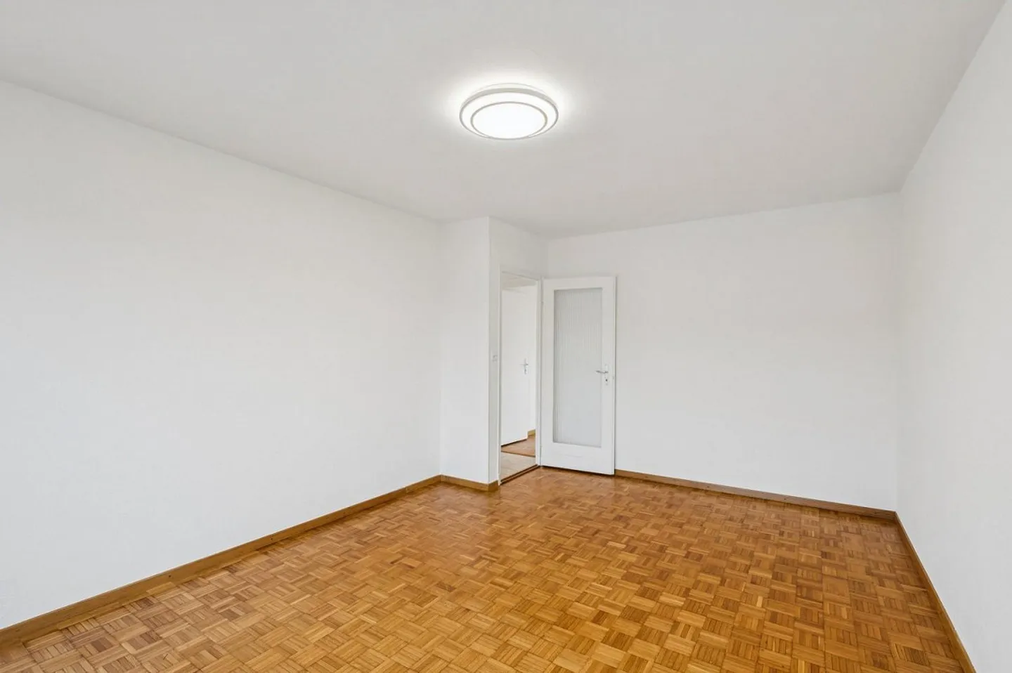 Renovierte 2,5-Zimmer-Wohnung in Bussigny sofort verfügbar - Foto 4 von 10