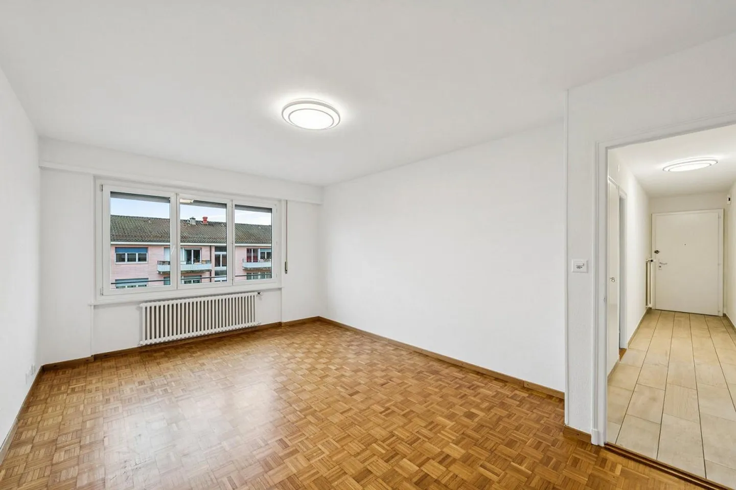 Renovierte 2,5-Zimmer-Wohnung in Bussigny sofort verfügbar - Foto 6 von 10