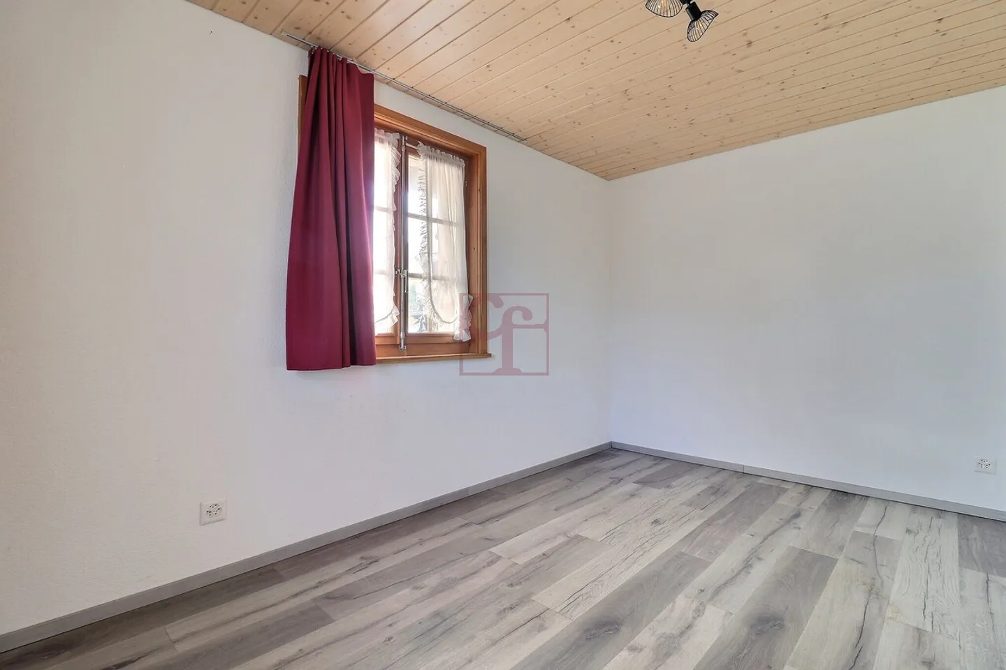 Chalet autentico in legno di 6 stanze a Pringy - Foto 12 di 13