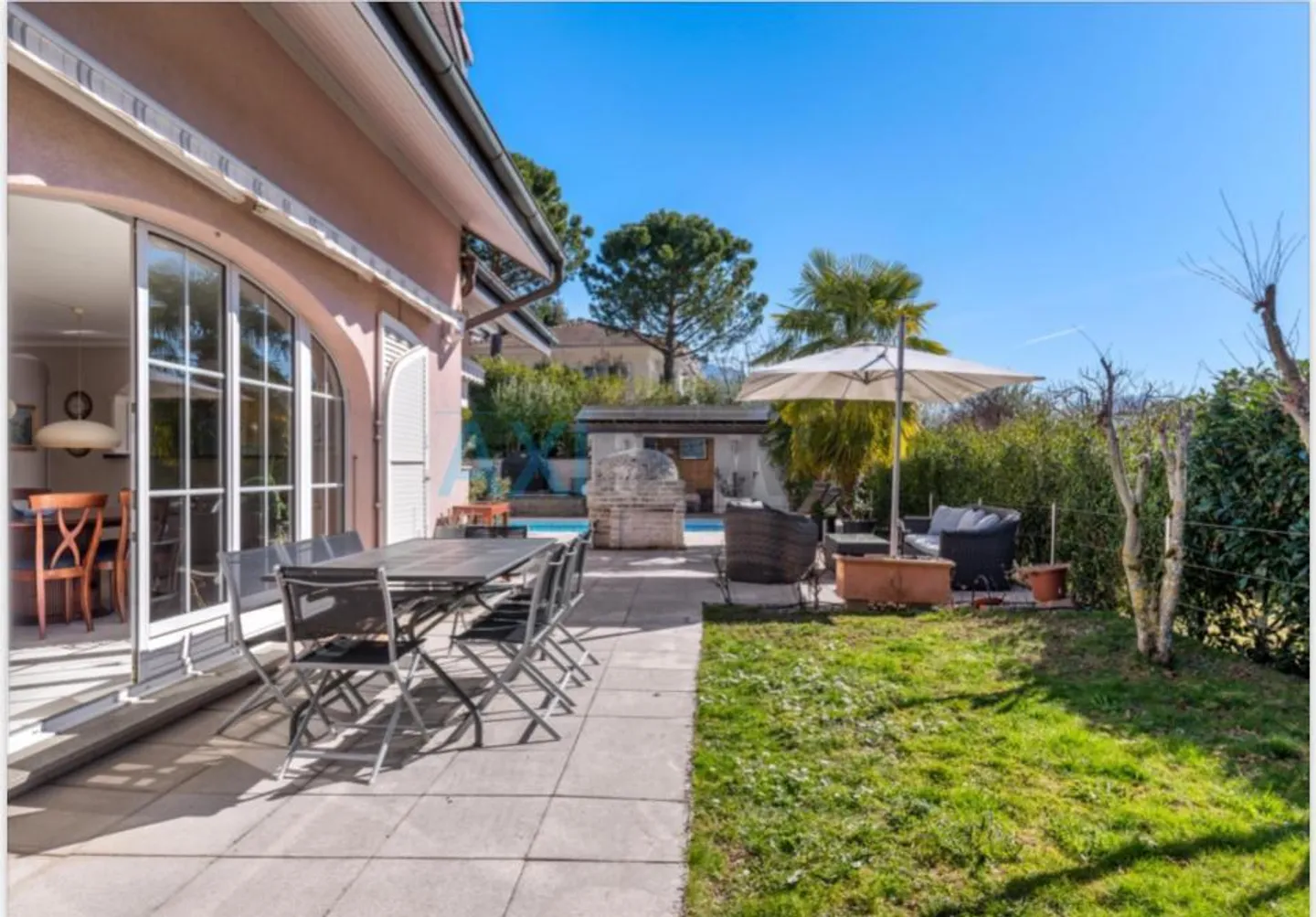 Charming Vaudoise-style villa - Photo 2 of 13