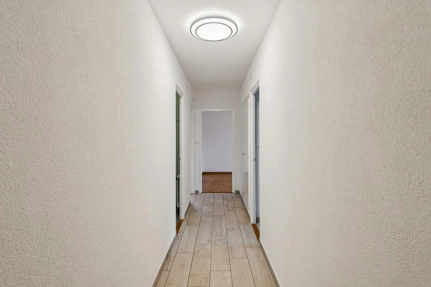 Renovierte 2,5-Zimmer-Wohnung in Bussigny sofort verfügbar - Foto 10 von 10