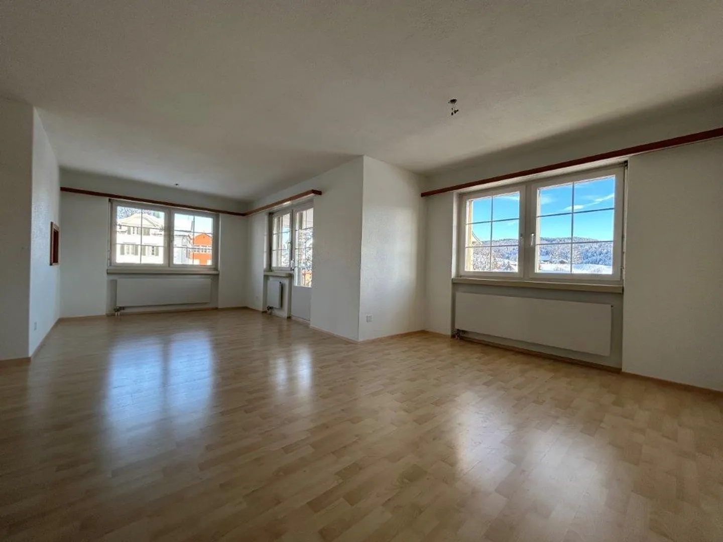 Appartement lumineux de 4,5 pièces en emplacement central - Photo 5 sur 20