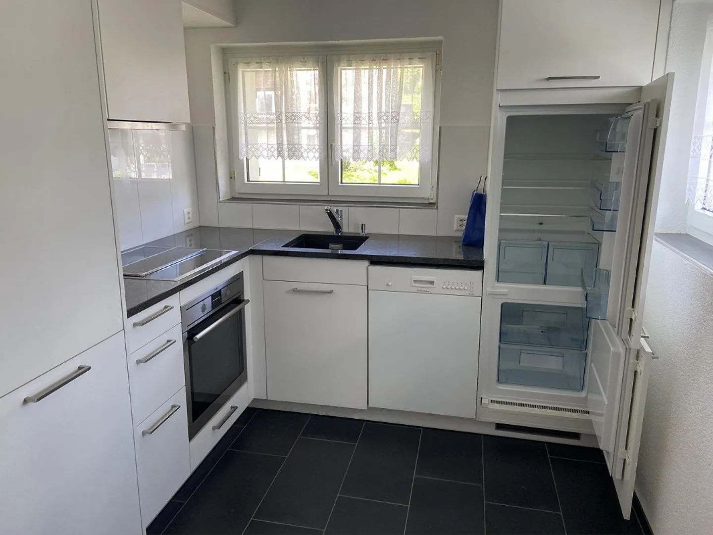 Charmante Wohnung mit Balkon - Foto 2 von 5