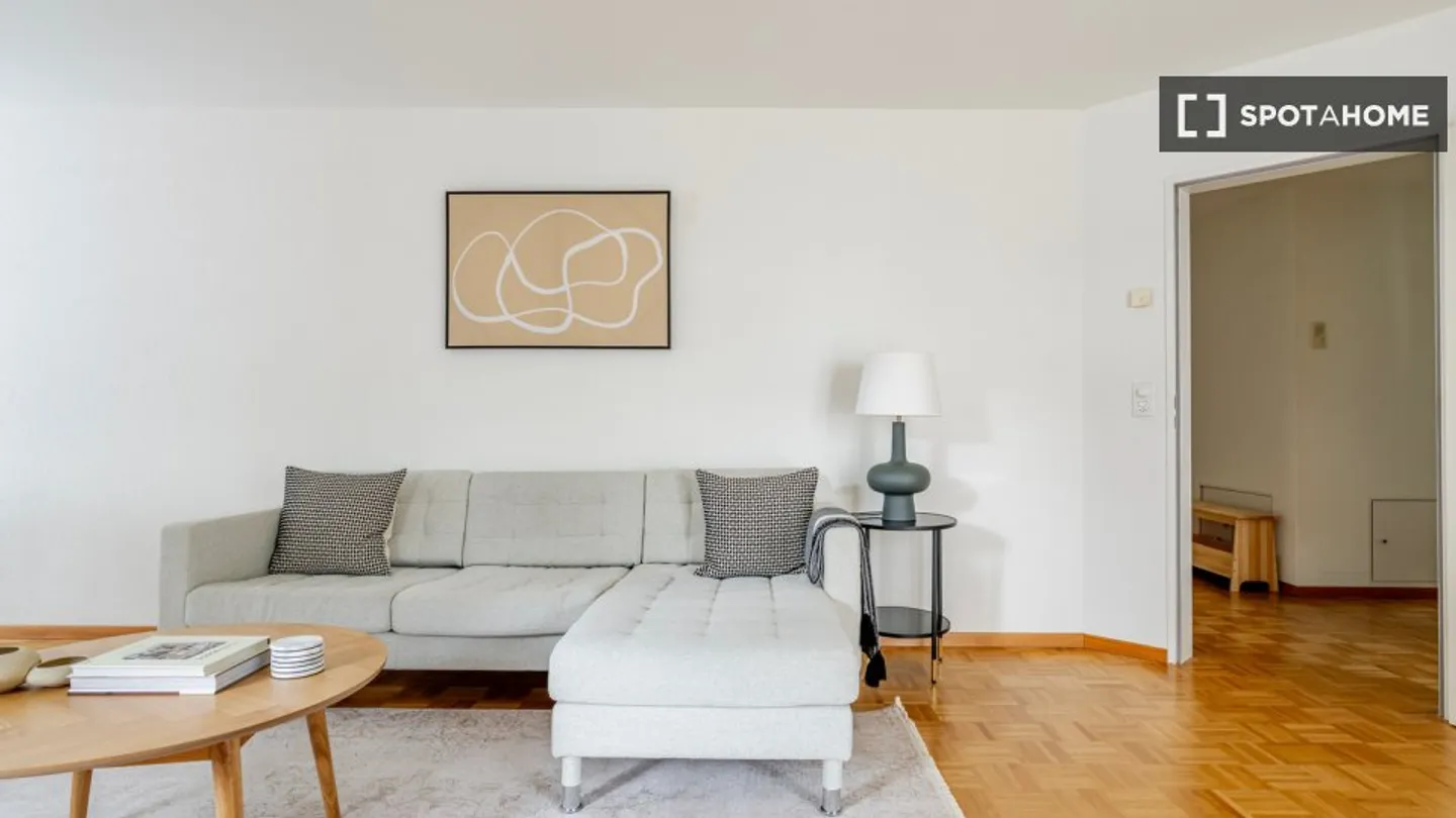 Apartment for rent - Photo 2 of 18