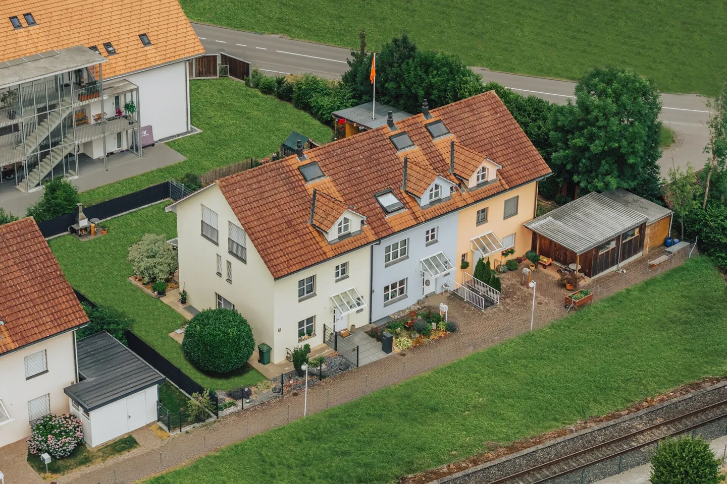 VILLA UNIFAMILIARE CON GIARDINO - Foto 2 di 23