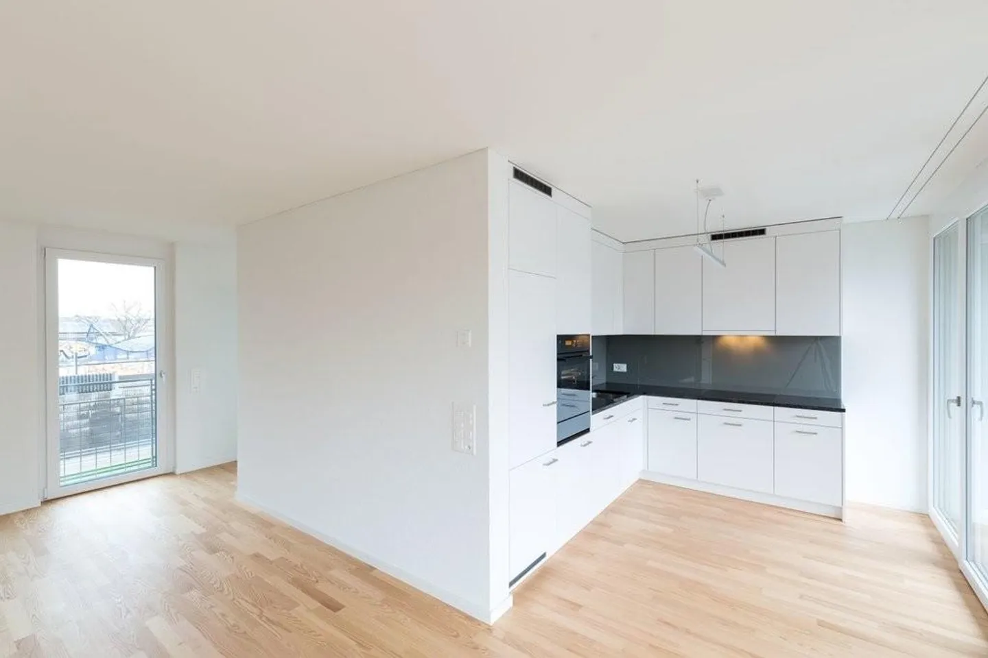 Ampio appartamento di 2,5 stanze nel quartiere Lehenmatt - Foto 2 di 6