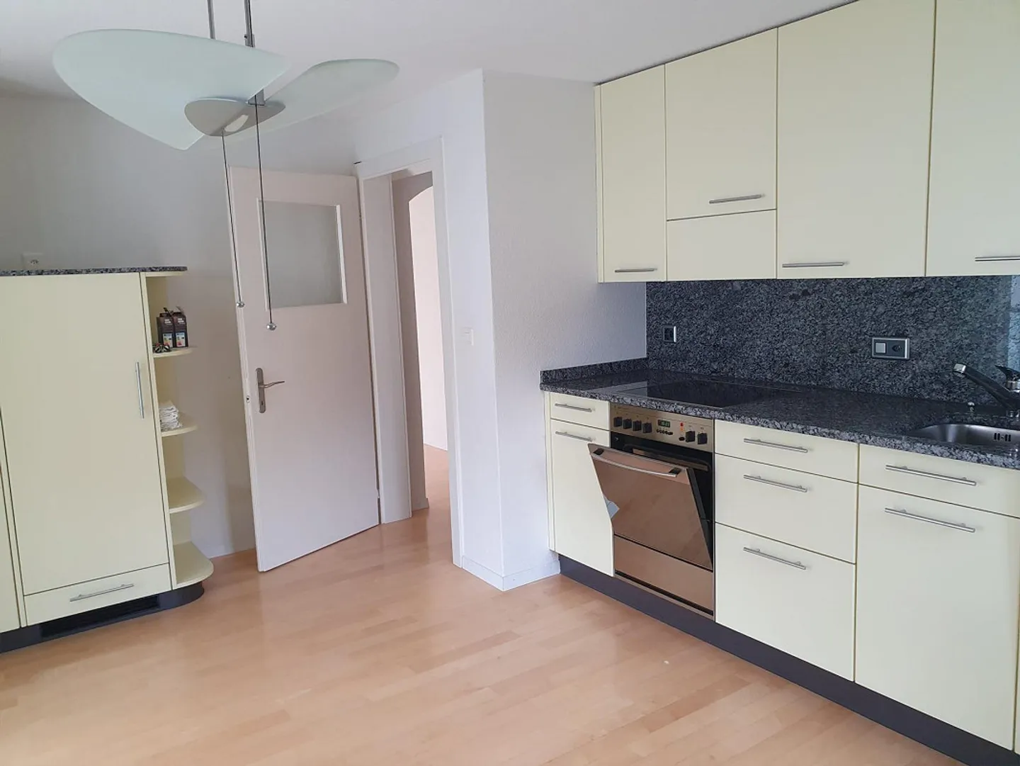 Helle 3.5 Zimmerwohnung in 3-Fam.Haus - Photo 1 sur 9