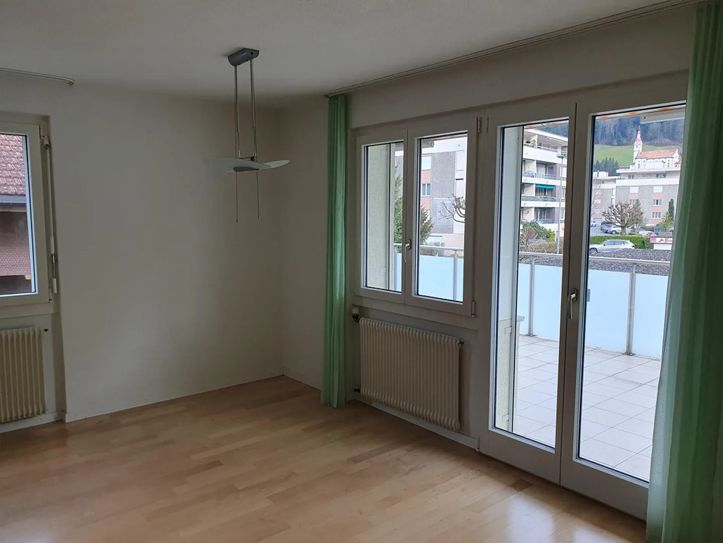 Helle 3.5 Zimmerwohnung in 3-Fam.Haus - Photo 2 sur 9