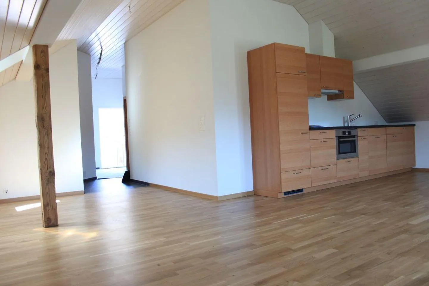 Moderne Dachwohnung in Berneck - Foto 2 von 12