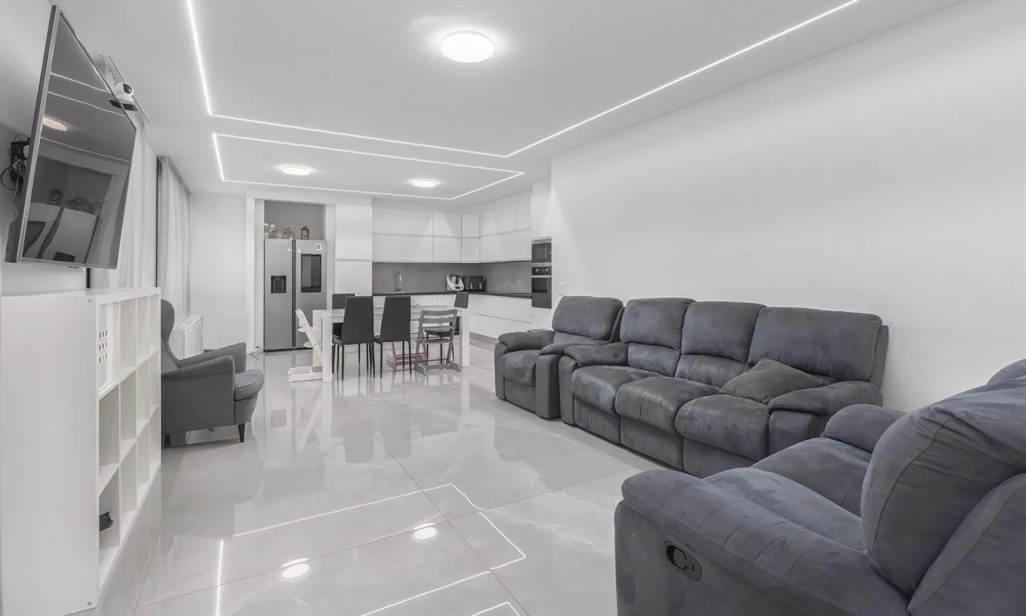 NUOVA CASA UNIFAMILIARE 5.5 LOCALI IN RIVIERA - Foto 1 di 9