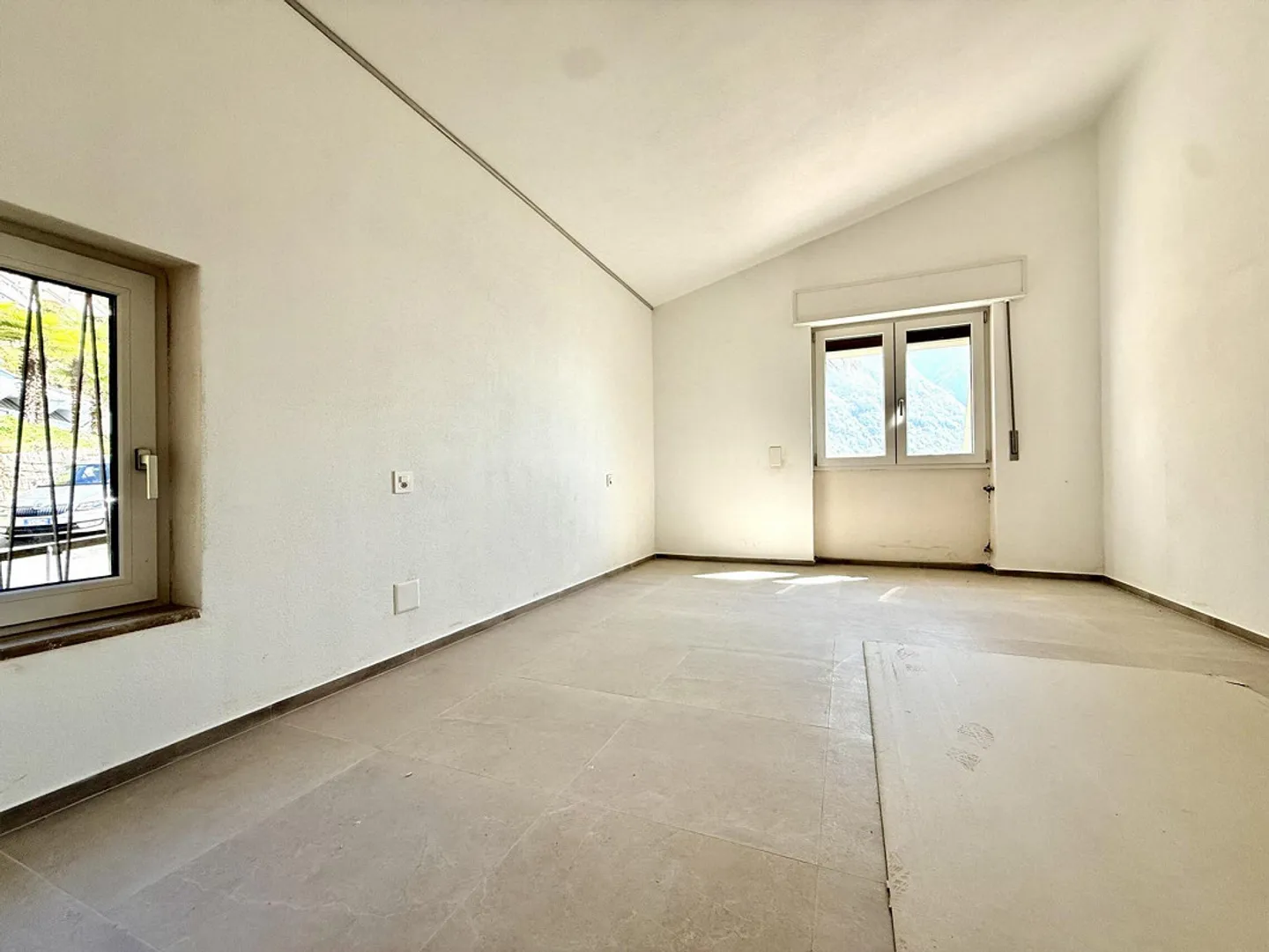 RENOVATED 5.5-ROOM HOUSE WITH STUNNING LAKE VIEW IN ROVIO - Photo 8 of 13