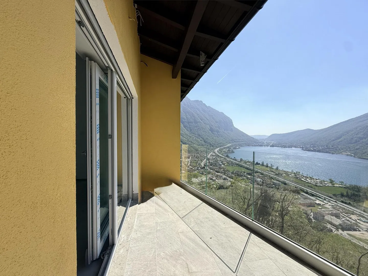 RENOVATED 5.5-ROOM HOUSE WITH STUNNING LAKE VIEW IN ROVIO - Photo 12 of 13