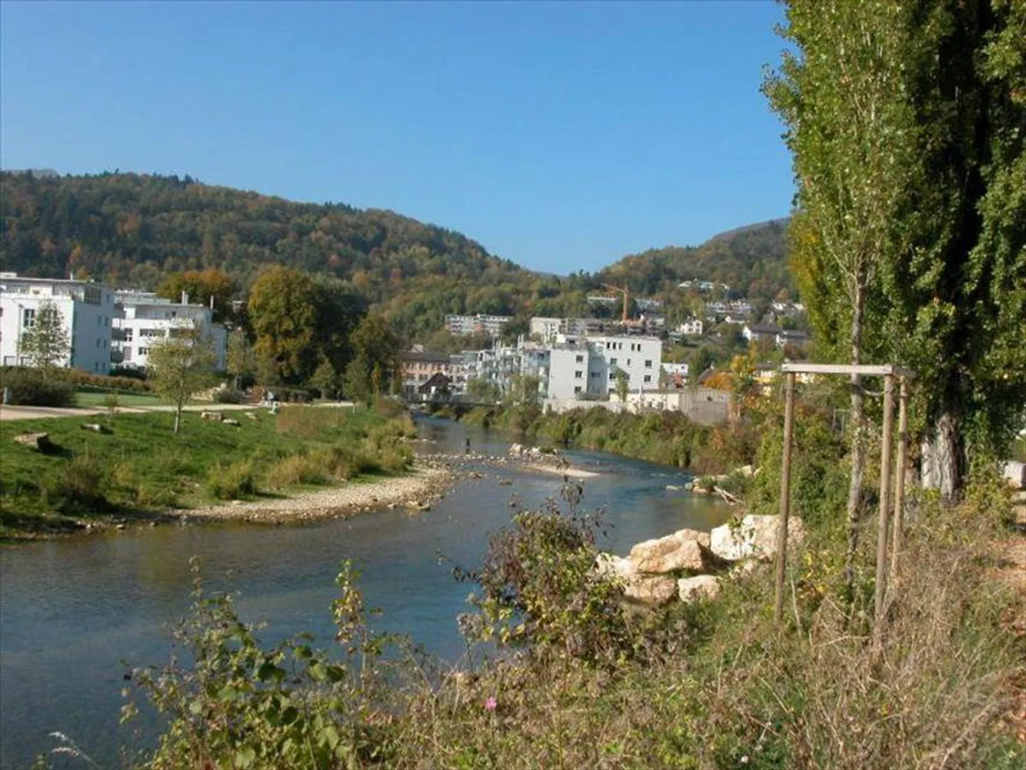 Helle Wohnung mit Balkonblick - Foto 2 von 6
