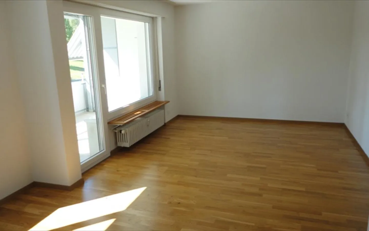 Helle Wohnung mit Balkonblick - Foto 3 von 6