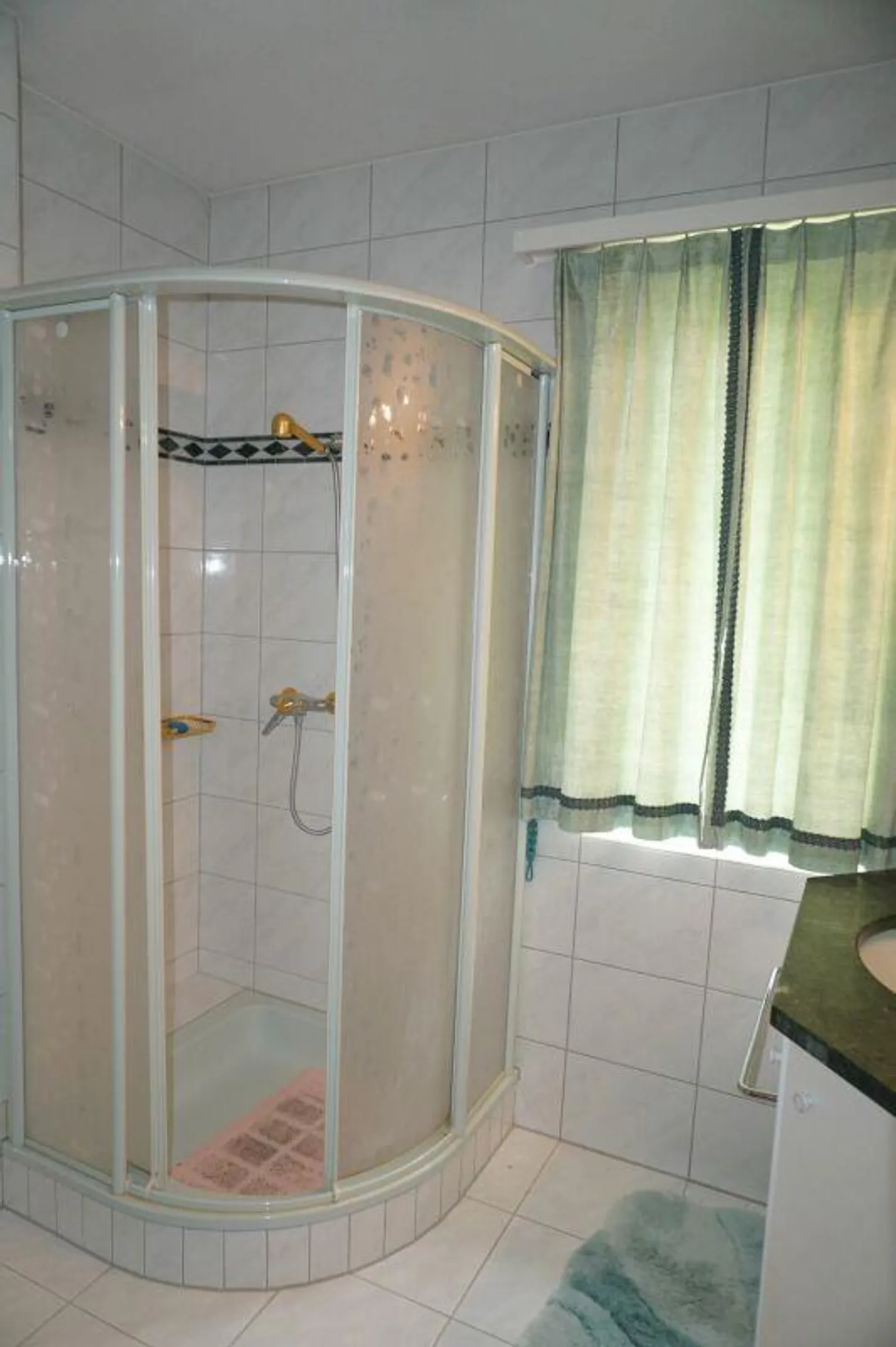 5.5-Zimmer Einfamilienhaus mit einer Garage - Foto 11 von 14