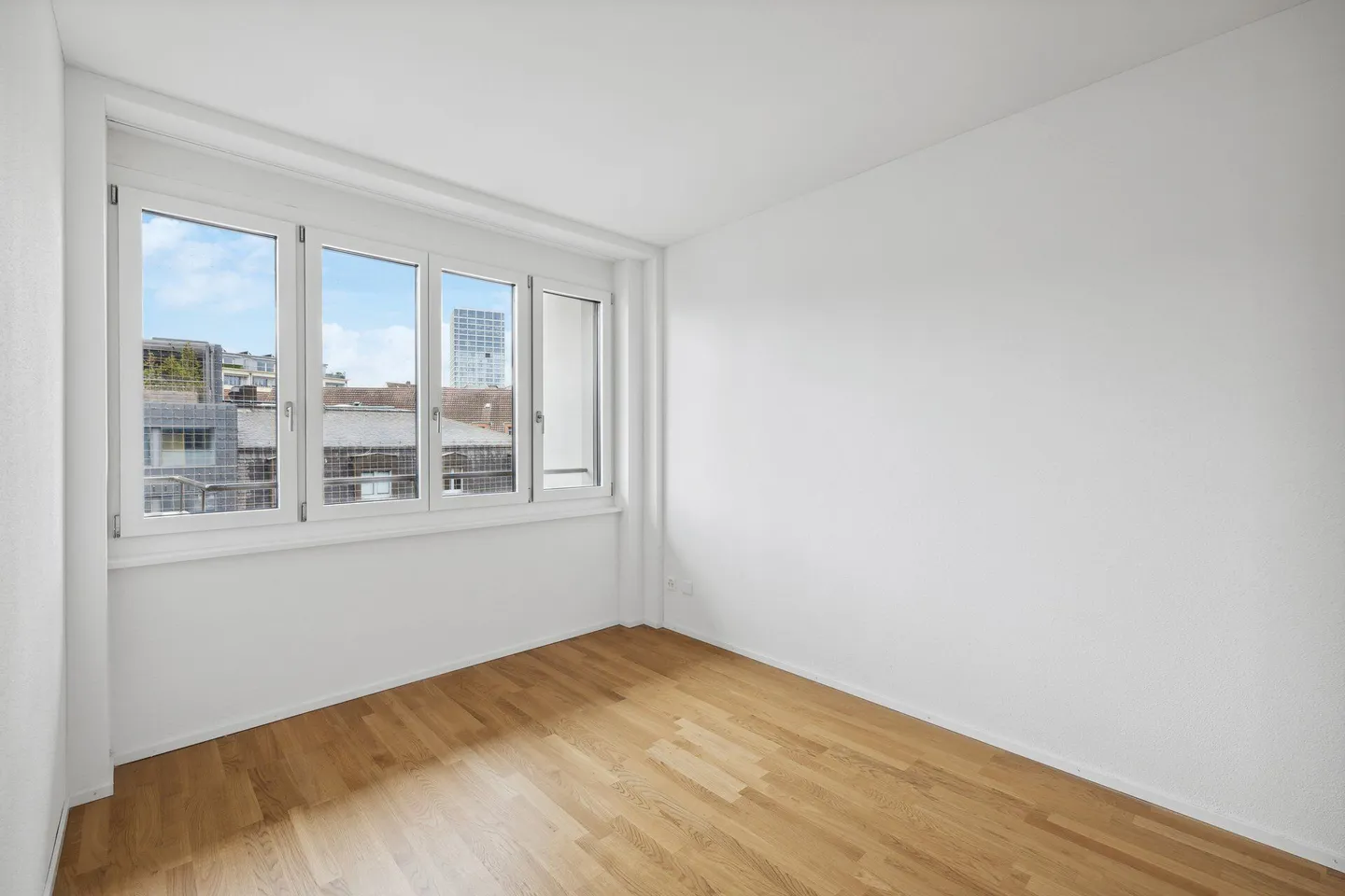 Modern Living in the City Centre - Photo 6 of 11