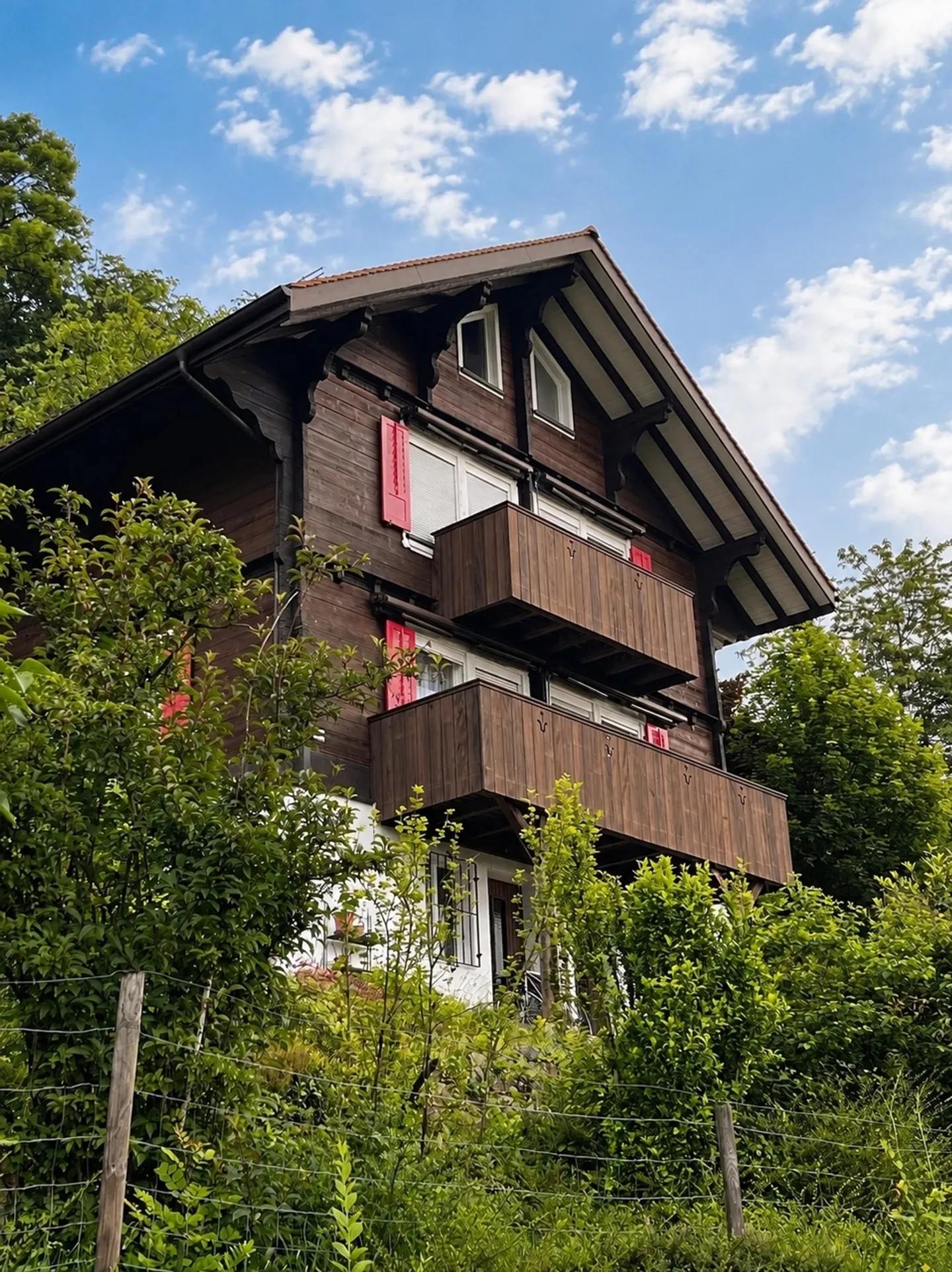 Charmantes Haus im Chalet-Stil, von Natur umgeben und mit schöner Aussicht - Photo 1 of 13