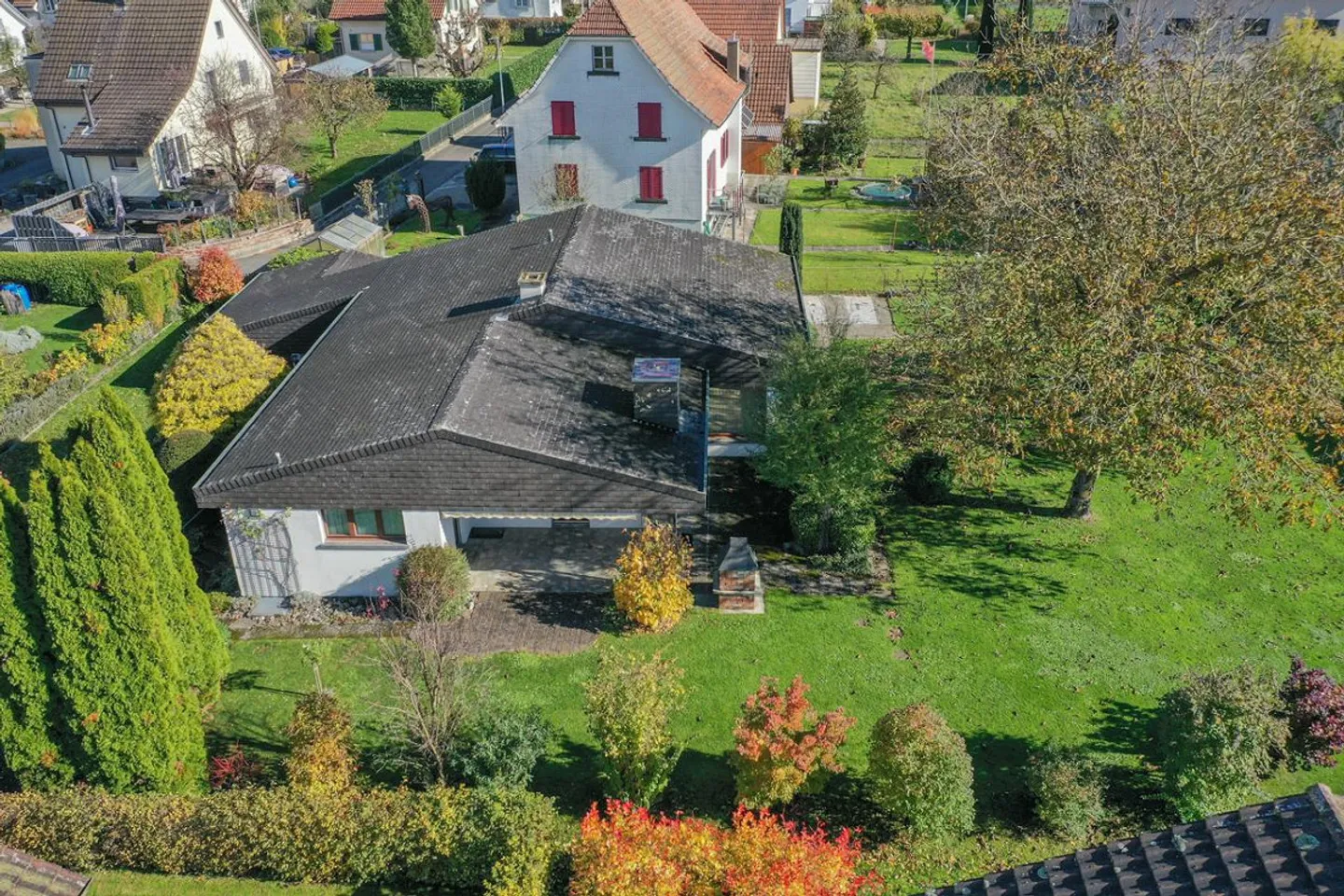 Freist. EFH, in Sackgasse gelegen, mit grossem Garten, Fläche 1'036 m2 - Foto 4 von 16