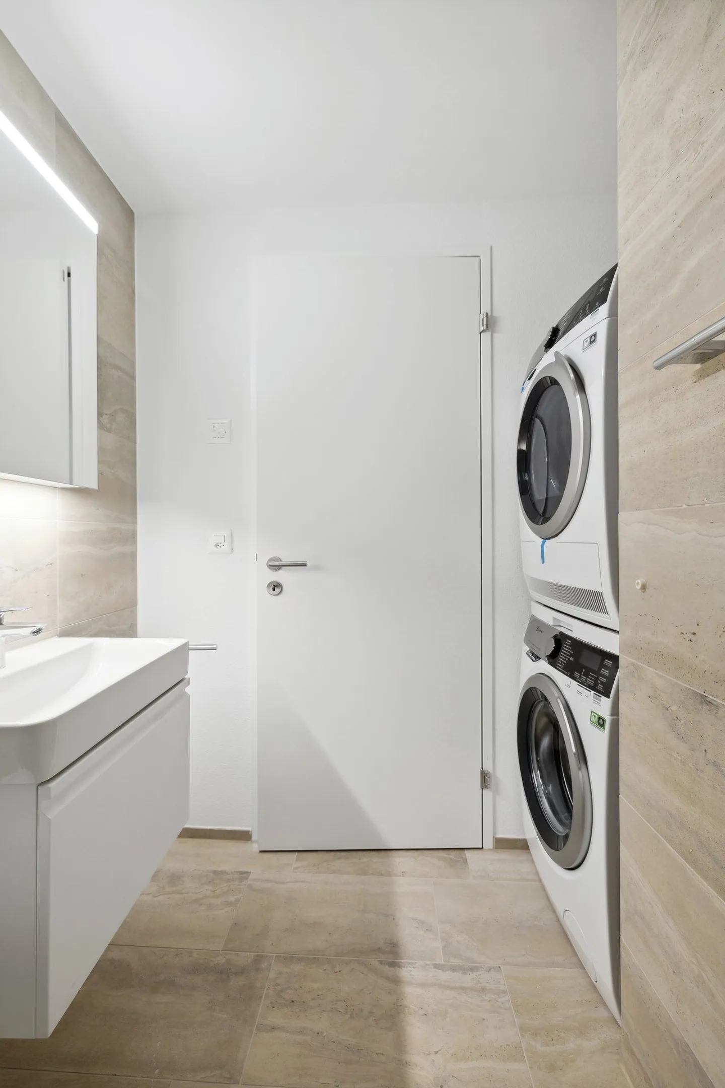 Modern Living in the City Centre - Photo 8 of 11