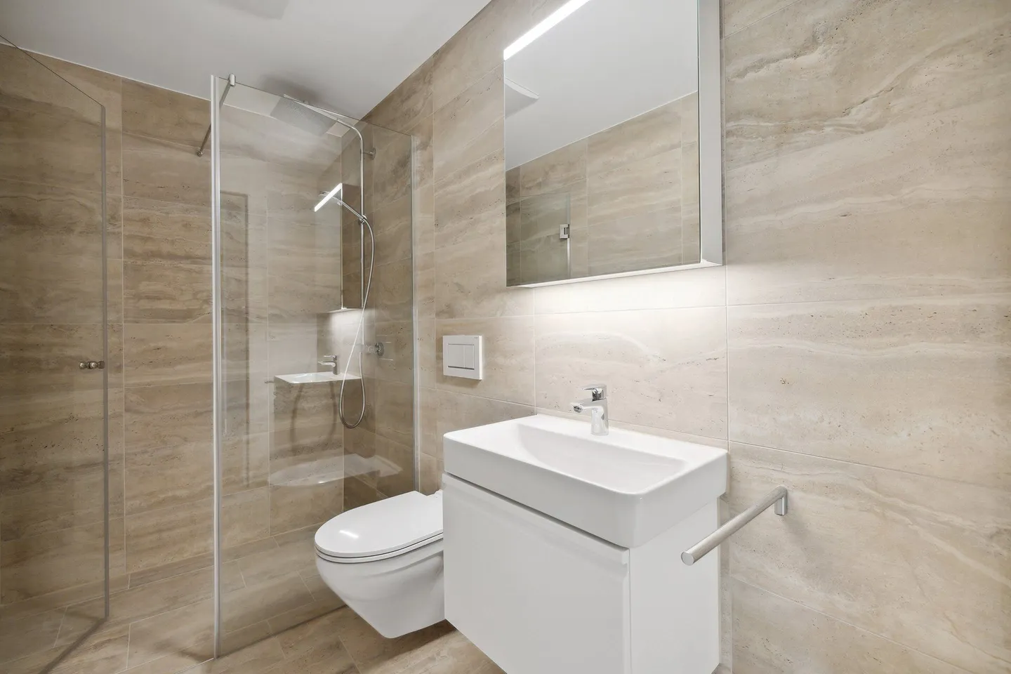 Modern Living in the City Centre - Photo 9 of 11